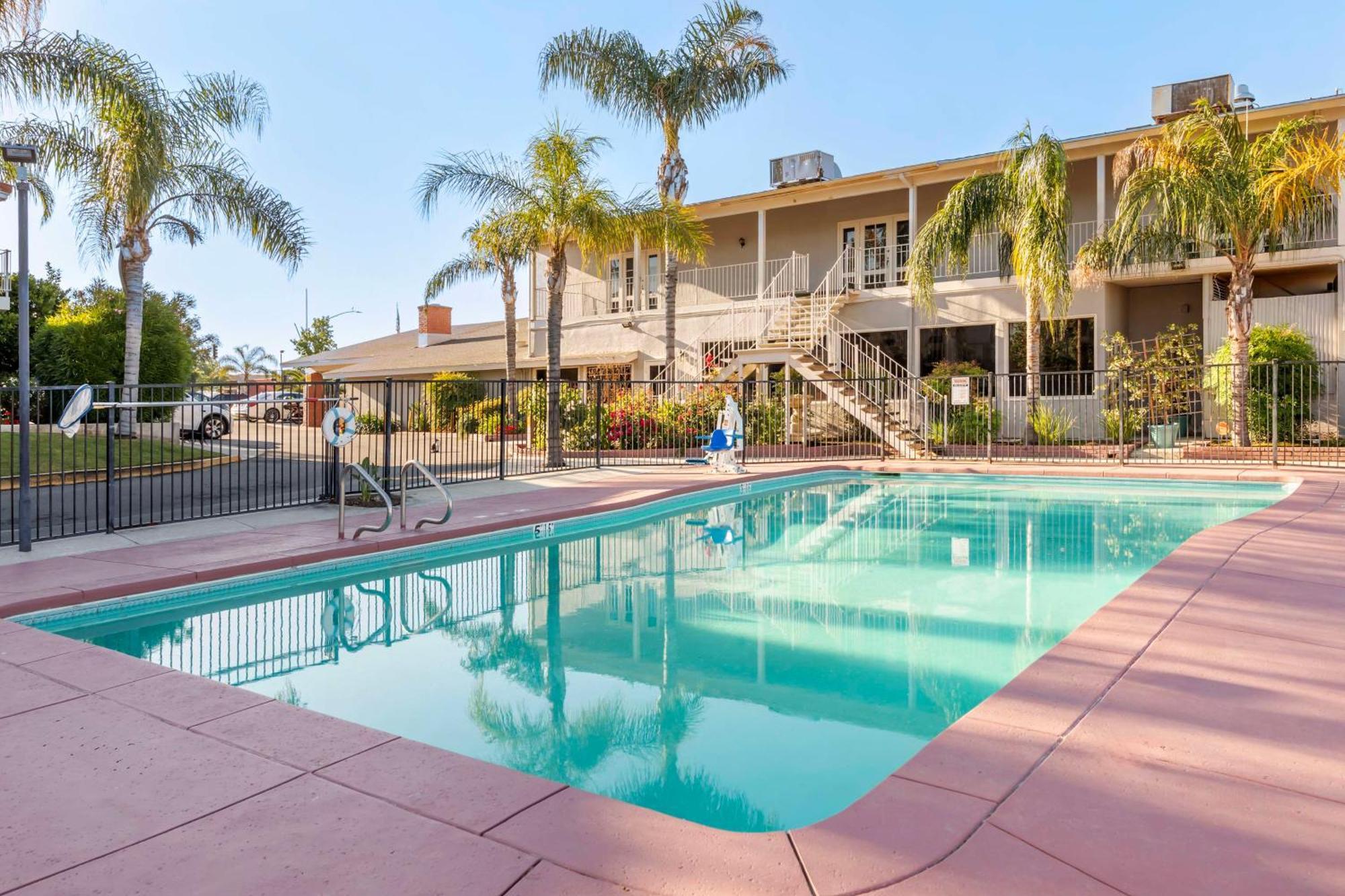 Best Western Plus Hill House Bakersfield Exterior photo